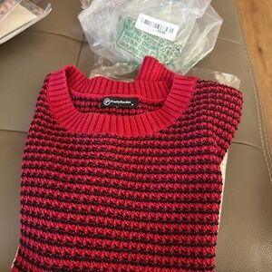 Women’s short sleeve cotton knit sweater, size Medium